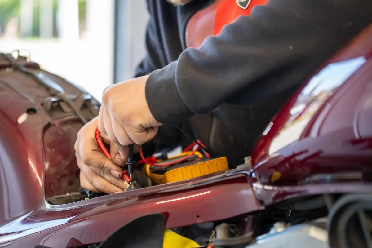 Detailwerk motor reparatie